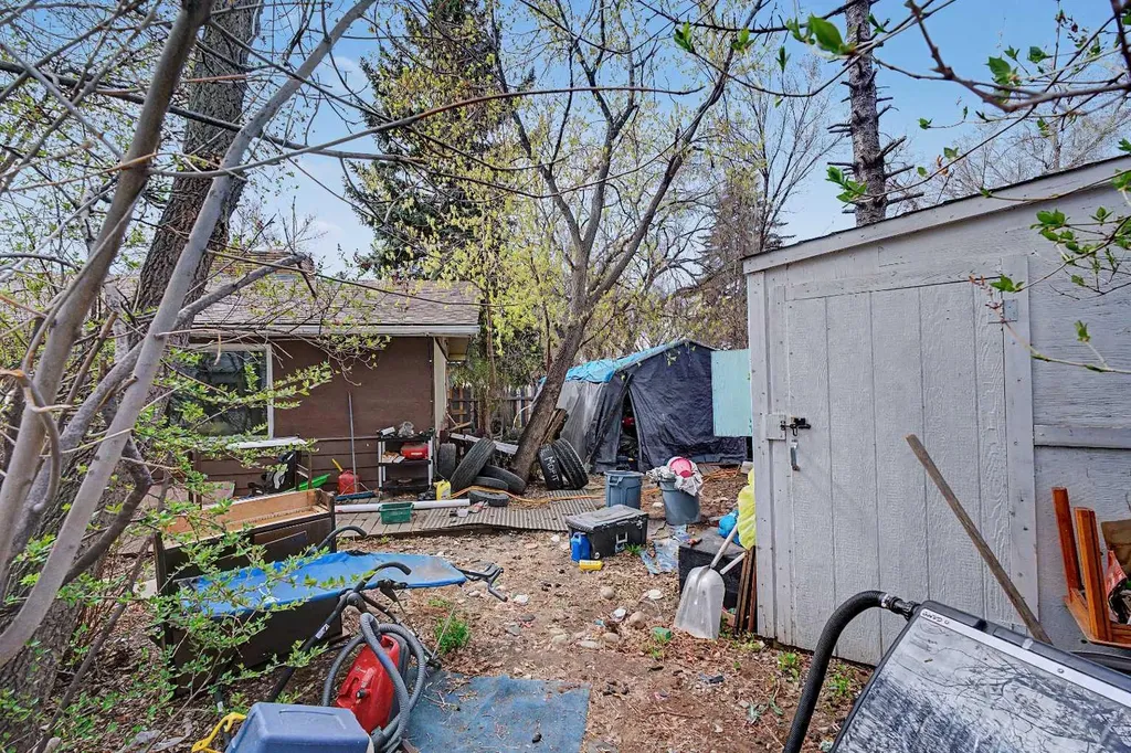 7204 21a Street SE Calgary AB T2C 0V7