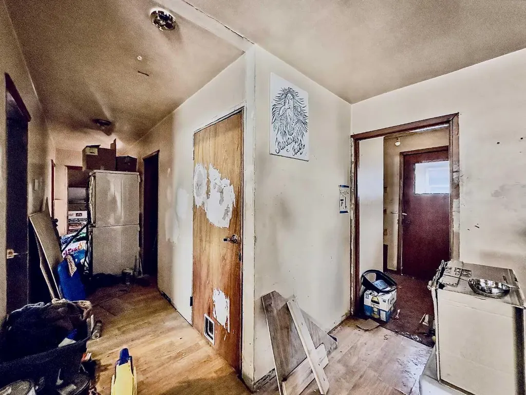 7204 21a Street SE Calgary AB T2C 0V7