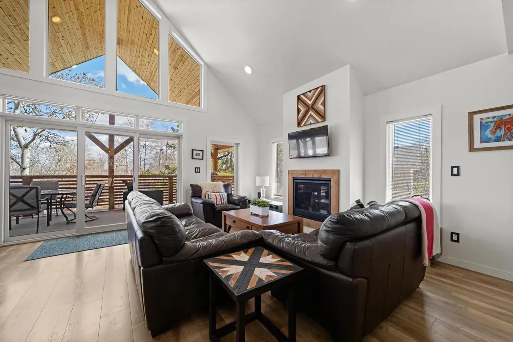 62 Sands Street Rochon Sands AB T0C 2L0