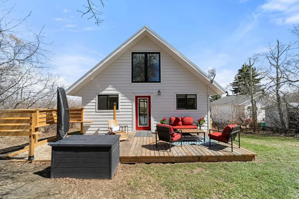 62 Sands Street Rochon Sands AB T0C 2L0