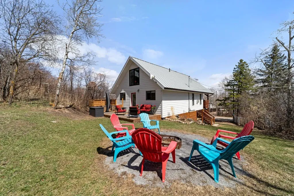 62 Sands Street Rochon Sands AB T0C 2L0
