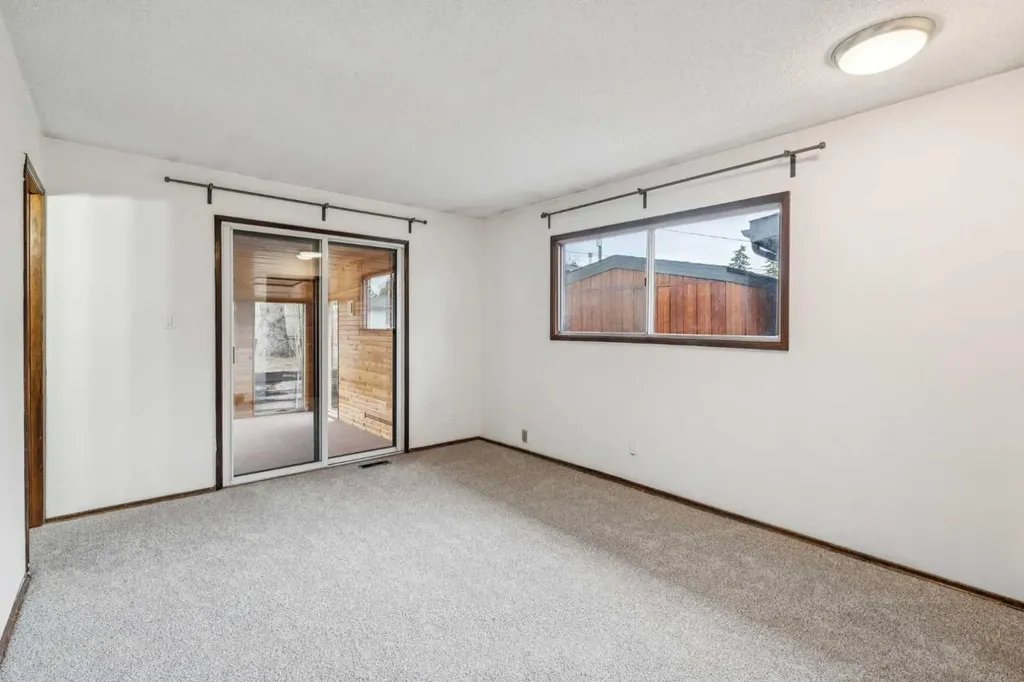 1260 Lake Sylvan Drive SE Calgary AB T2J 3C8