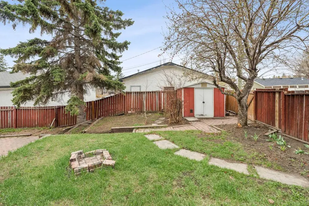 1260 Lake Sylvan Drive SE Calgary AB T2J 3C8