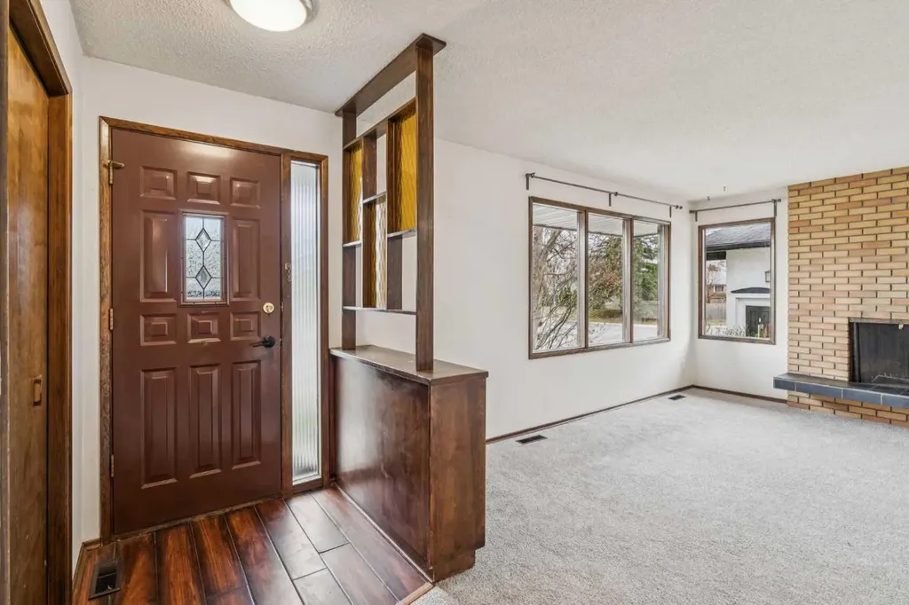 1260 Lake Sylvan Drive SE Calgary AB T2J 3C8