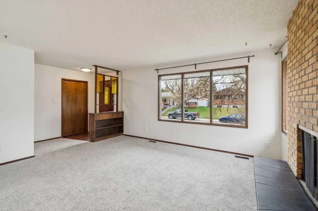 1260 Lake Sylvan Drive SE Calgary AB T2J 3C8