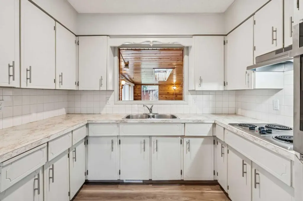 1260 Lake Sylvan Drive SE Calgary AB T2J 3C8