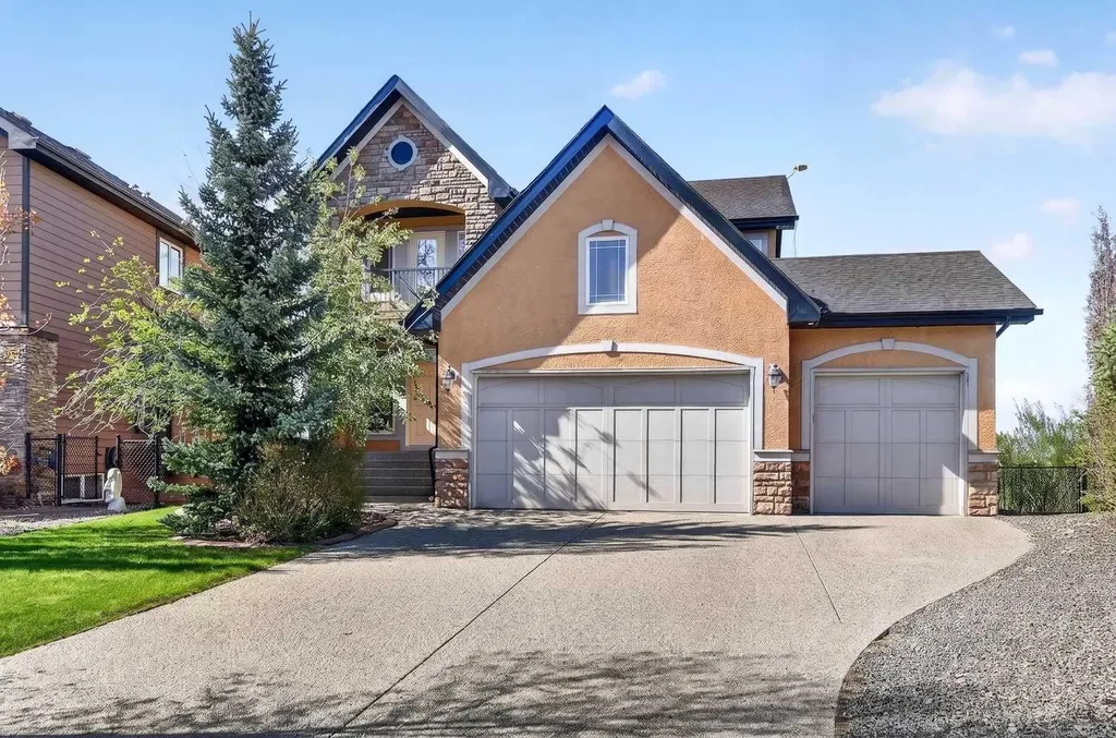 28 Heritage Lake Mews Heritage Pointe AB T1S 4J7