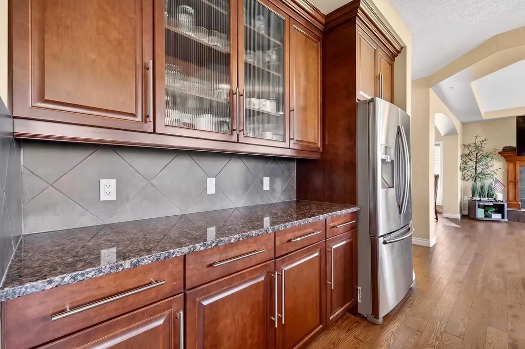 28 Heritage Lake Mews Heritage Pointe AB T1S 4J7