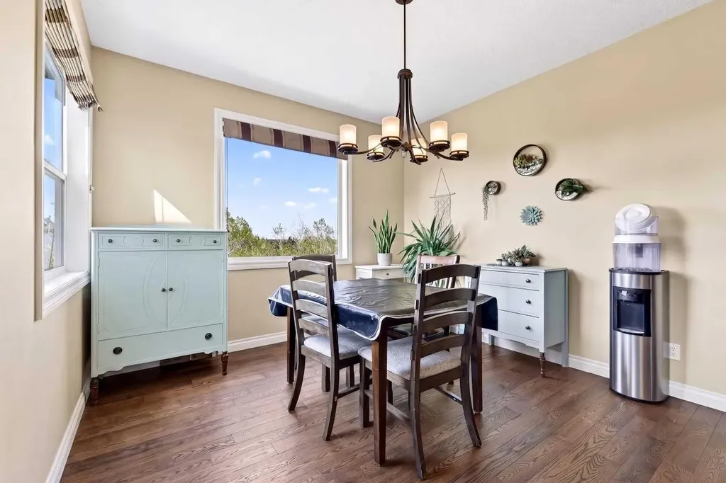 28 Heritage Lake Mews Heritage Pointe AB T1S 4J7