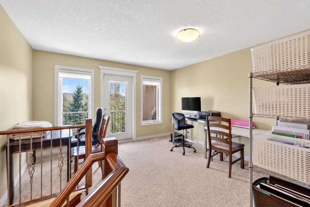 28 Heritage Lake Mews Heritage Pointe AB T1S 4J7