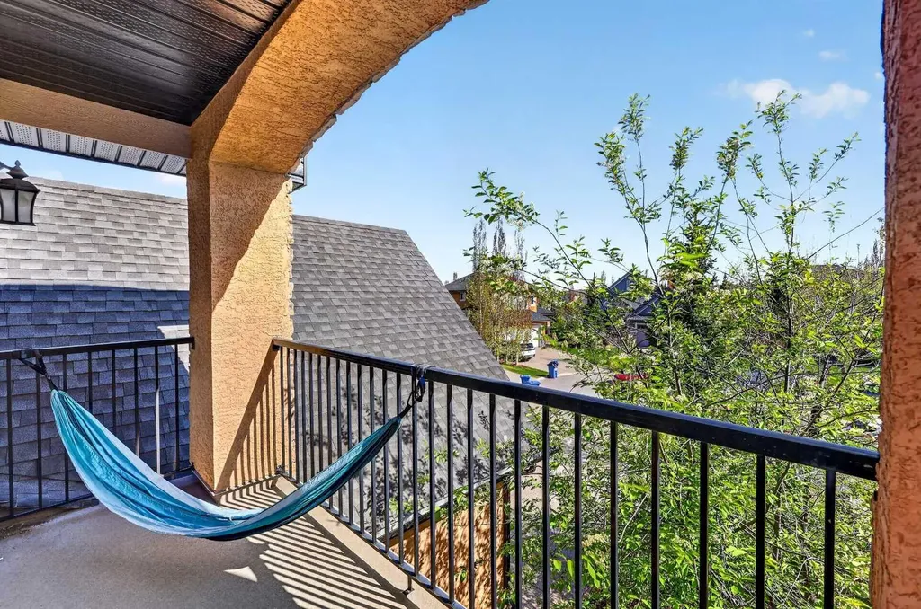 28 Heritage Lake Mews Heritage Pointe AB T1S 4J7