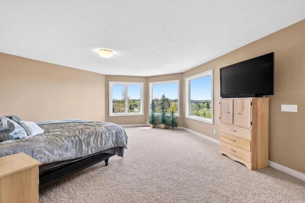 28 Heritage Lake Mews Heritage Pointe AB T1S 4J7