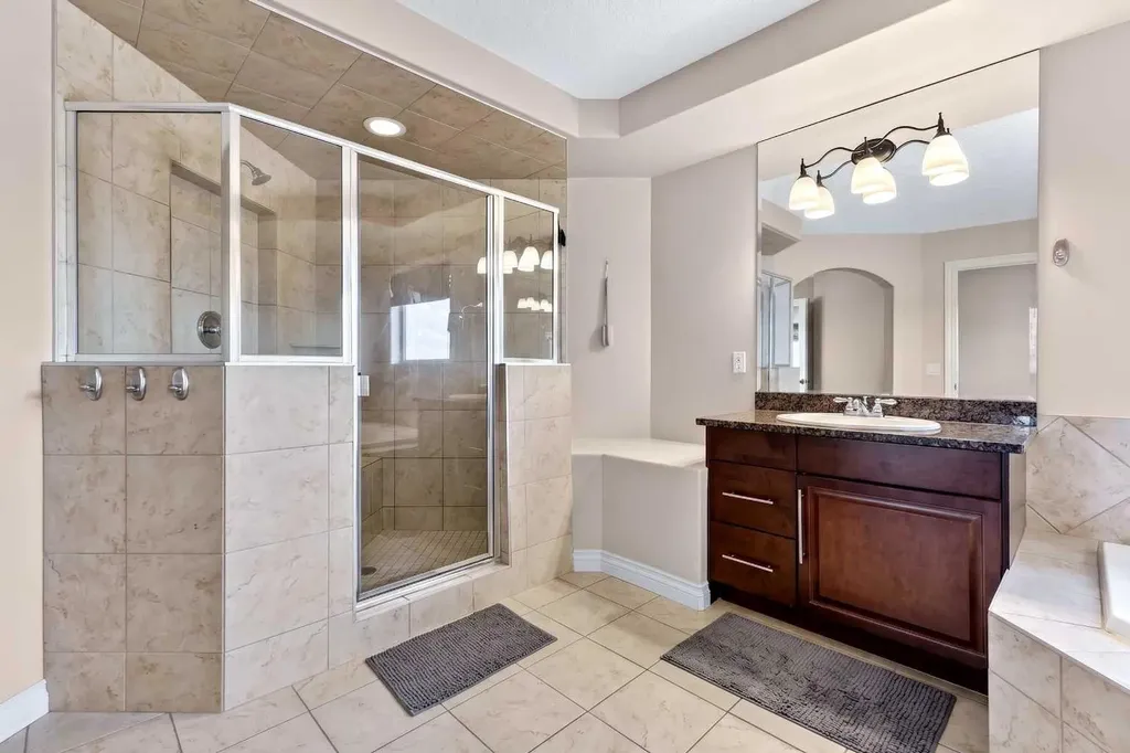 28 Heritage Lake Mews Heritage Pointe AB T1S 4J7