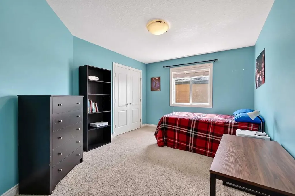 28 Heritage Lake Mews Heritage Pointe AB T1S 4J7