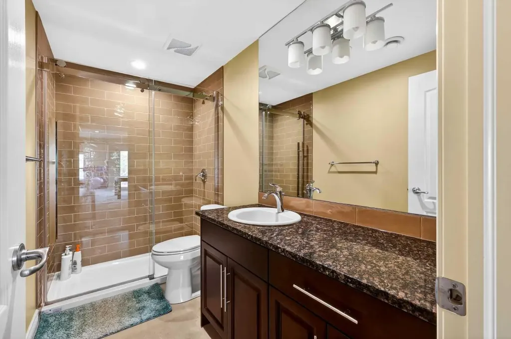 28 Heritage Lake Mews Heritage Pointe AB T1S 4J7