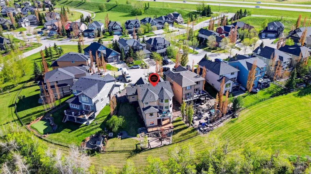 28 Heritage Lake Mews Heritage Pointe AB T1S 4J7