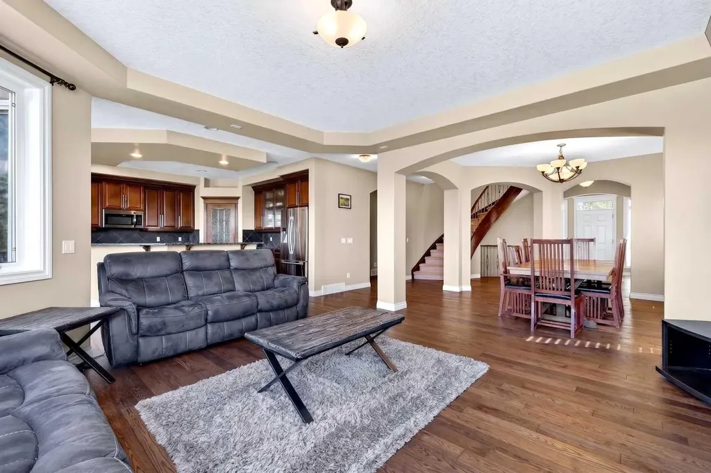 28 Heritage Lake Mews Heritage Pointe AB T1S 4J7