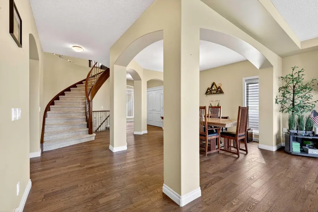 28 Heritage Lake Mews Heritage Pointe AB T1S 4J7