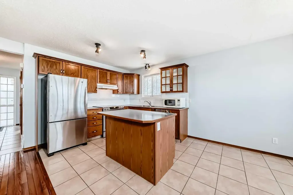 42 Harvest Rose Place NE Calgary AB T3K 4M6