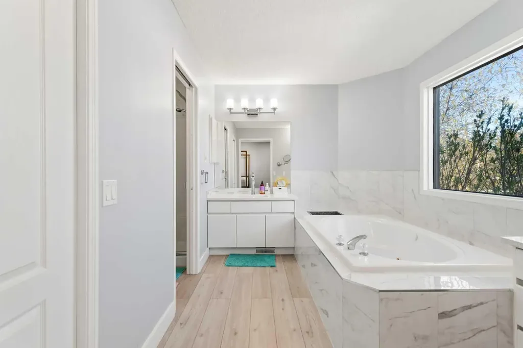 48 Douglas Park Boulevard SE Calgary AB T2Z 2B1