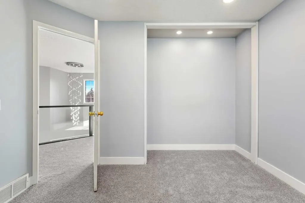 48 Douglas Park Boulevard SE Calgary AB T2Z 2B1