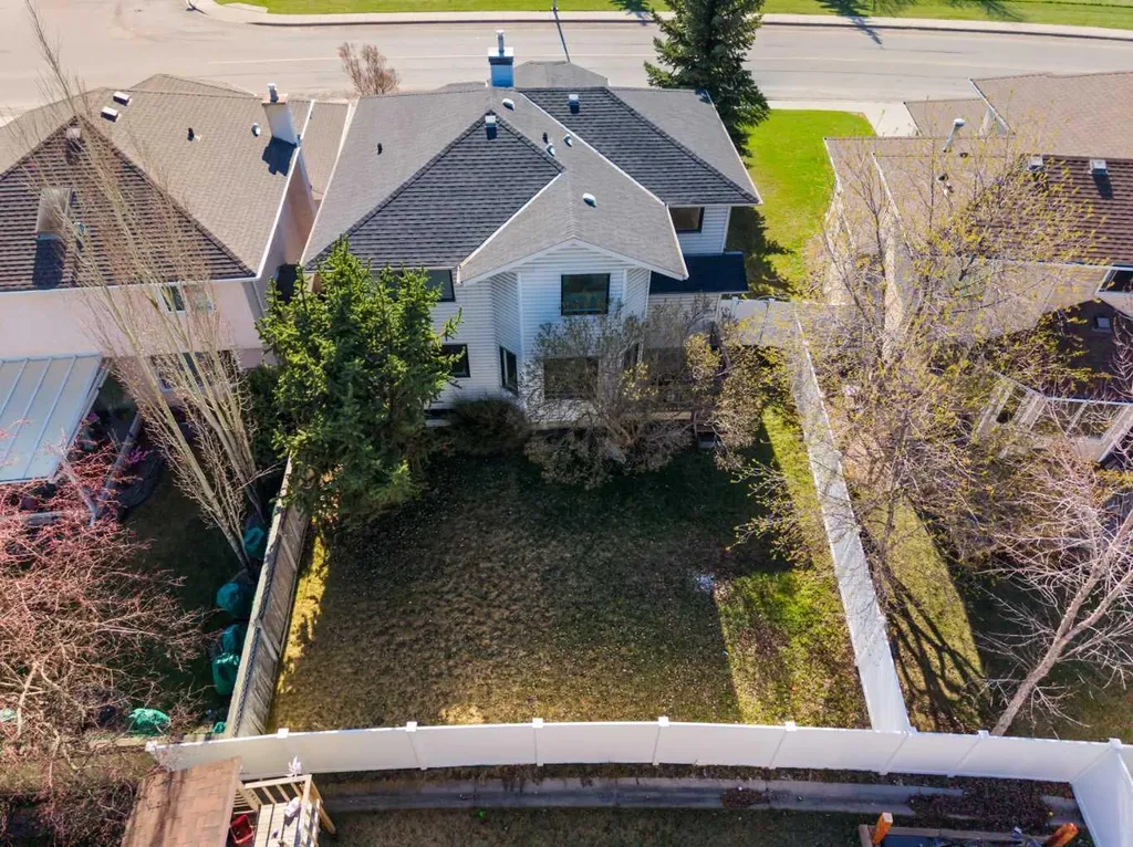 48 Douglas Park Boulevard SE Calgary AB T2Z 2B1