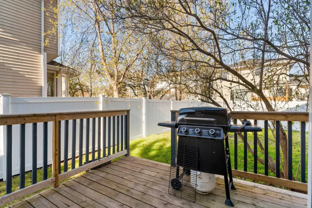 48 Douglas Park Boulevard SE Calgary AB T2Z 2B1