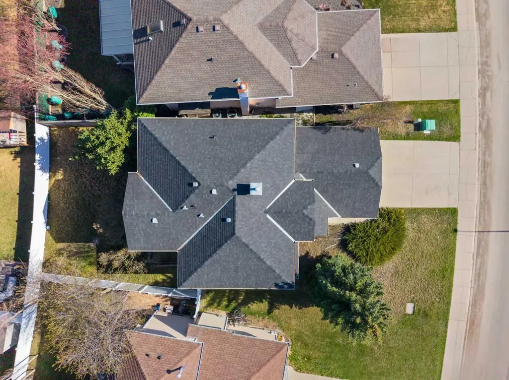 48 Douglas Park Boulevard SE Calgary AB T2Z 2B1