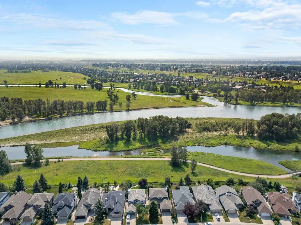 48 Douglas Park Boulevard SE Calgary AB T2Z 2B1