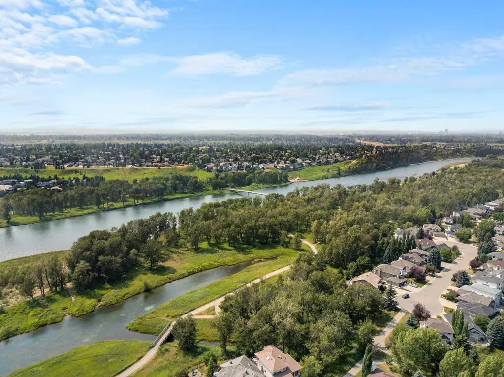 48 Douglas Park Boulevard SE Calgary AB T2Z 2B1