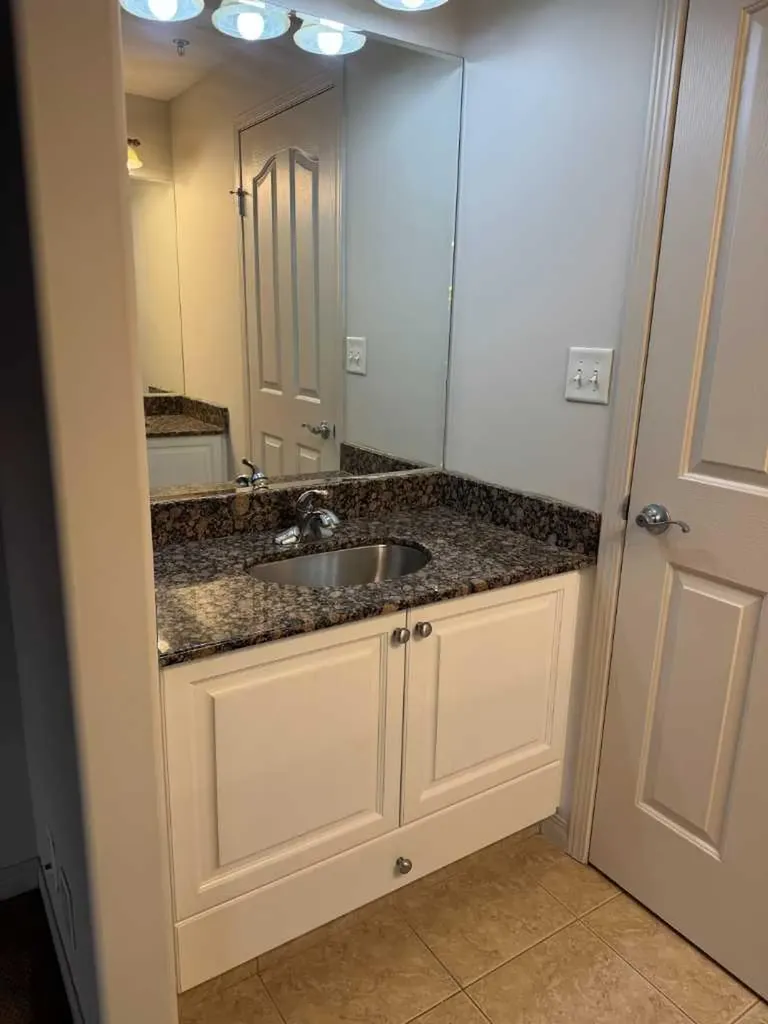 683 10 Street SW Calgary AB T2P 5H3