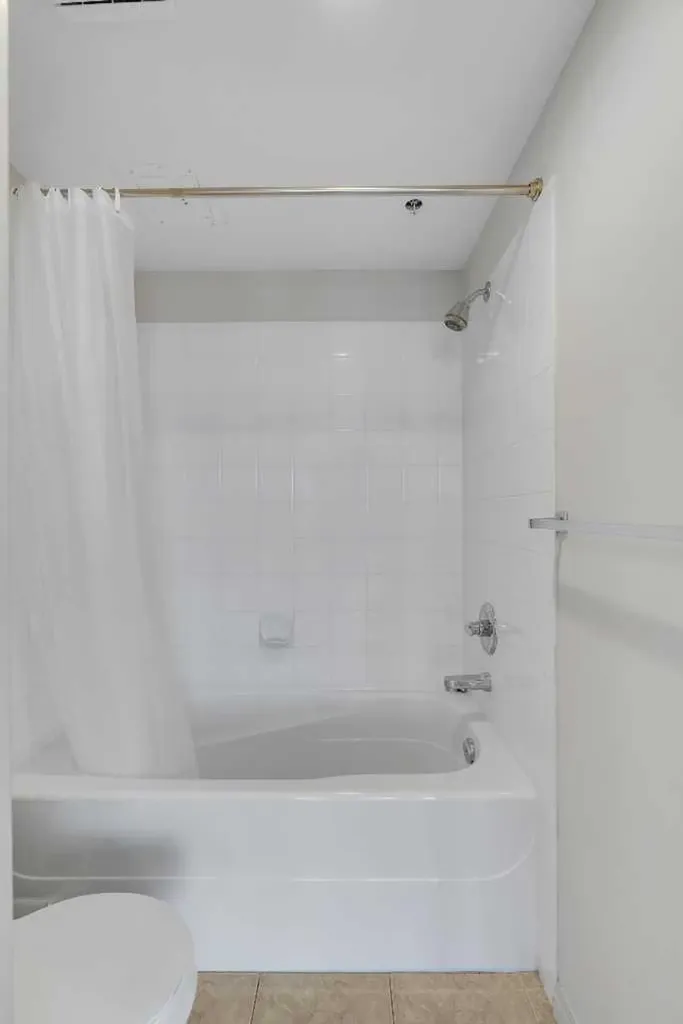 683 10 Street SW Calgary AB T2P 5H3