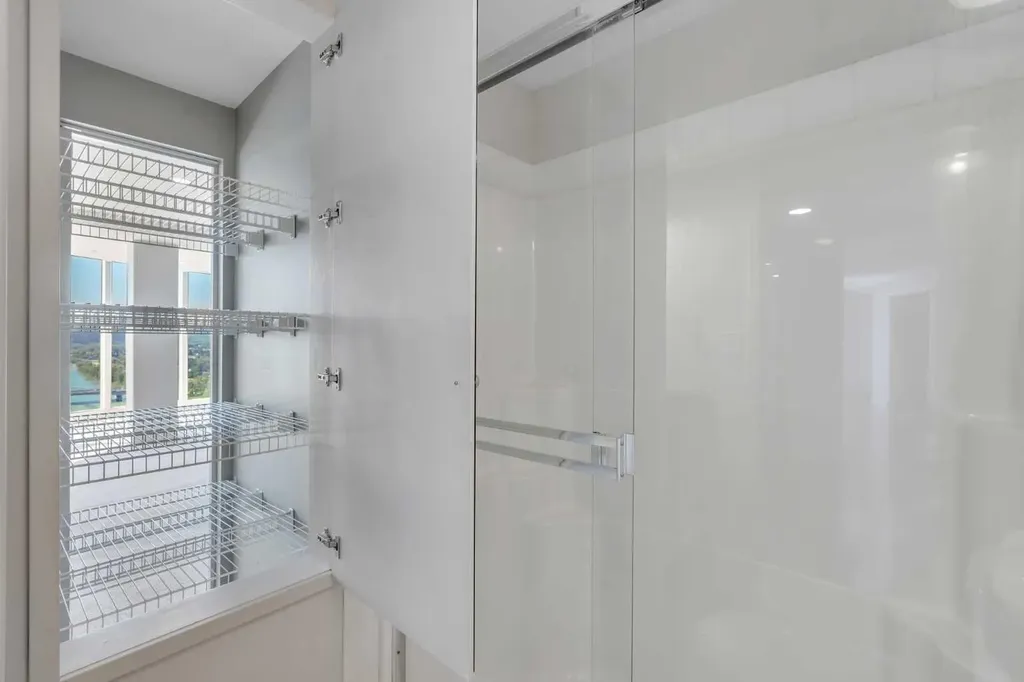 683 10 Street SW Calgary AB T2P 5H3