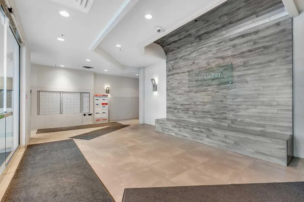 683 10 Street SW Calgary AB T2P 5H3