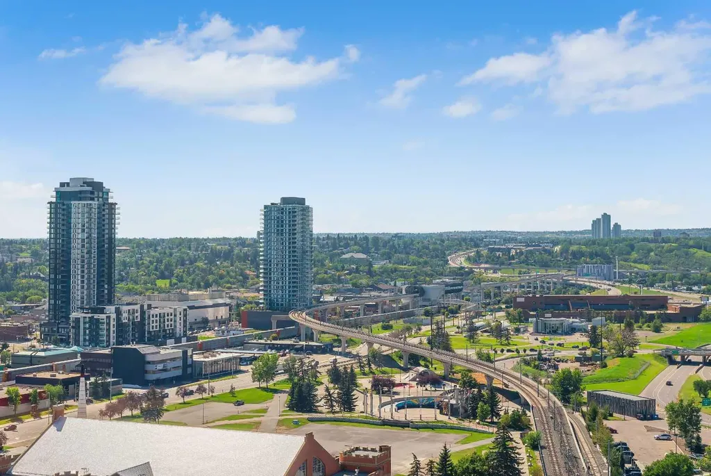 683 10 Street SW Calgary AB T2P 5H3