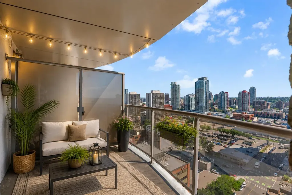 683 10 Street SW Calgary AB T2P 5H3
