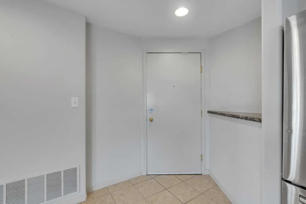683 10 Street SW Calgary AB T2P 5H3