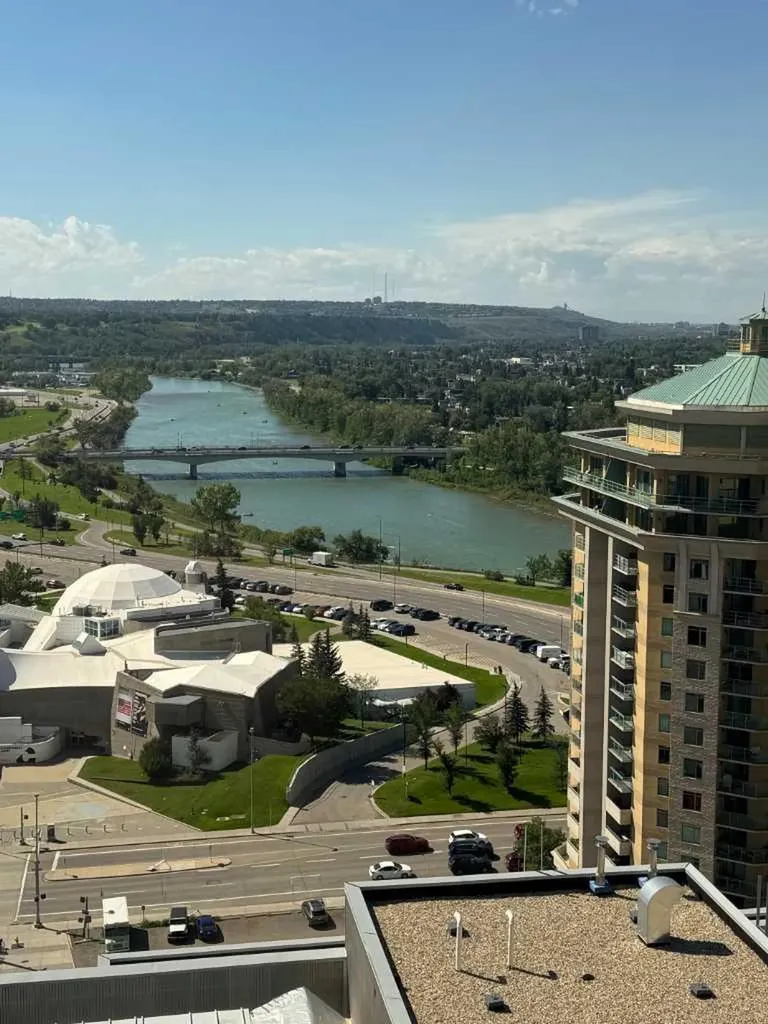 683 10 Street SW Calgary AB T2P 5H3