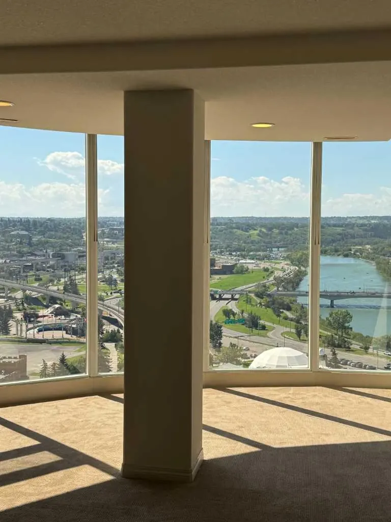 683 10 Street SW Calgary AB T2P 5H3