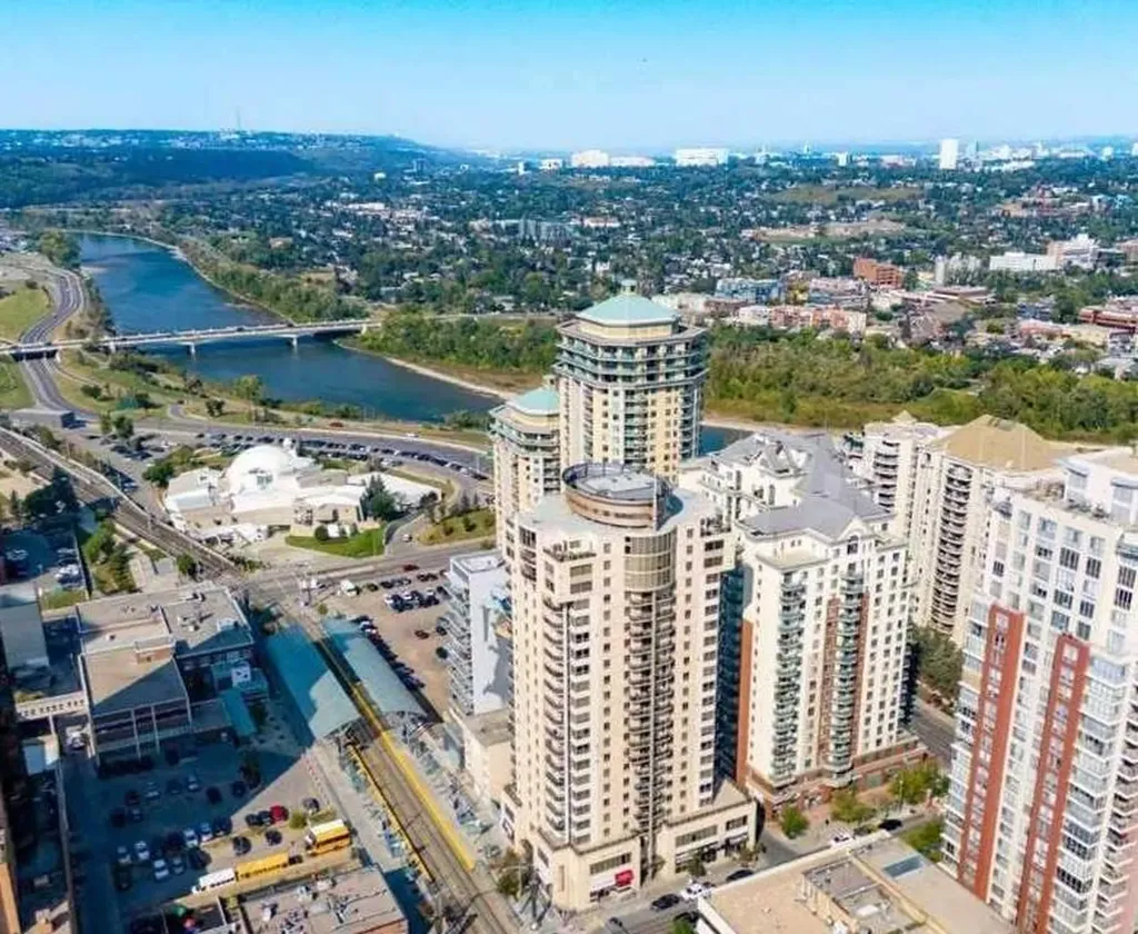 683 10 Street SW Calgary AB T2P 5H3