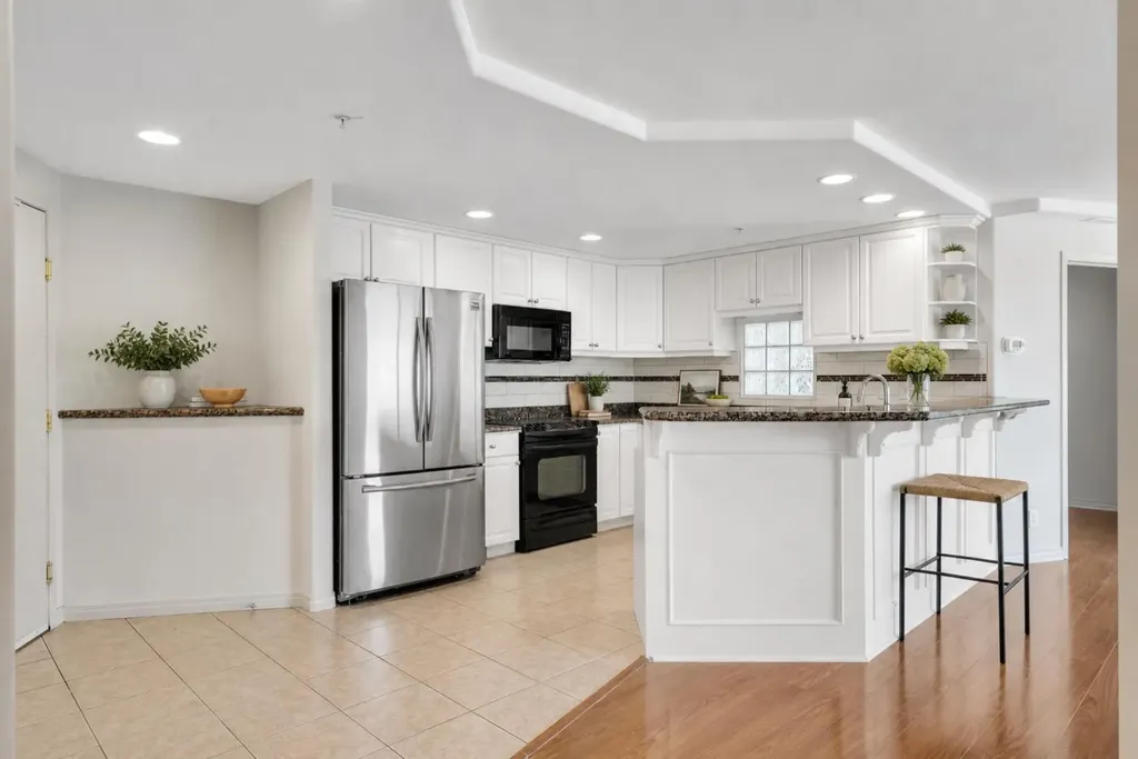 683 10 Street SW Calgary AB T2P 5H3