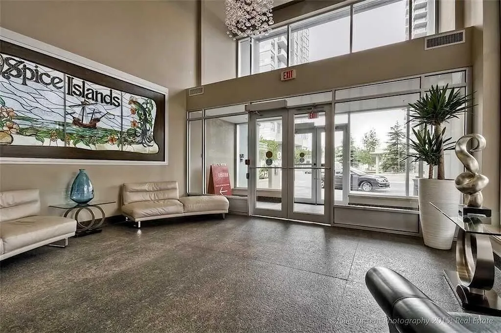 99 Spruce Place SW Calgary AB t3c3x7