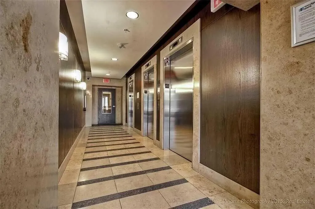 99 Spruce Place SW Calgary AB t3c3x7