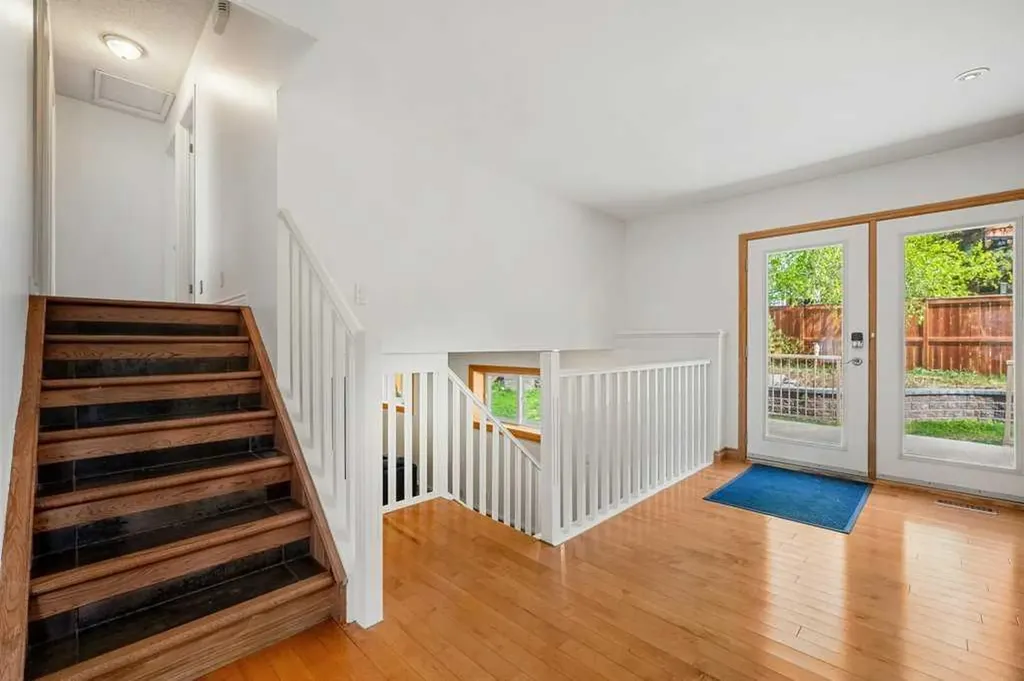 6108 Dalcastle Link NW Calgary AB T3A 2P5