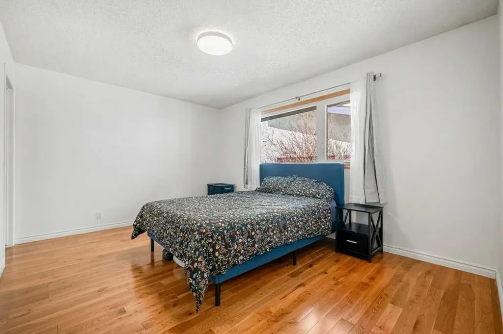 6108 Dalcastle Link NW Calgary AB T3A 2P5