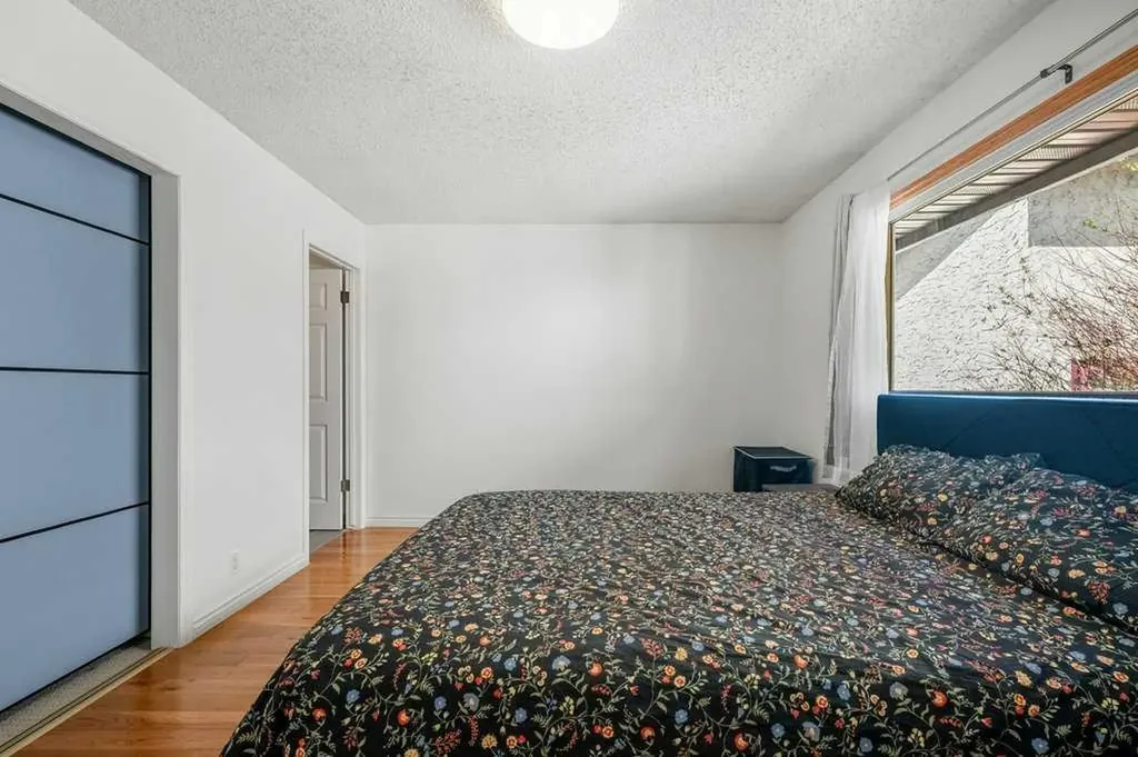 6108 Dalcastle Link NW Calgary AB T3A 2P5