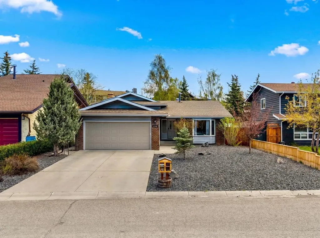6108 Dalcastle Link NW Calgary AB T3A 2P5