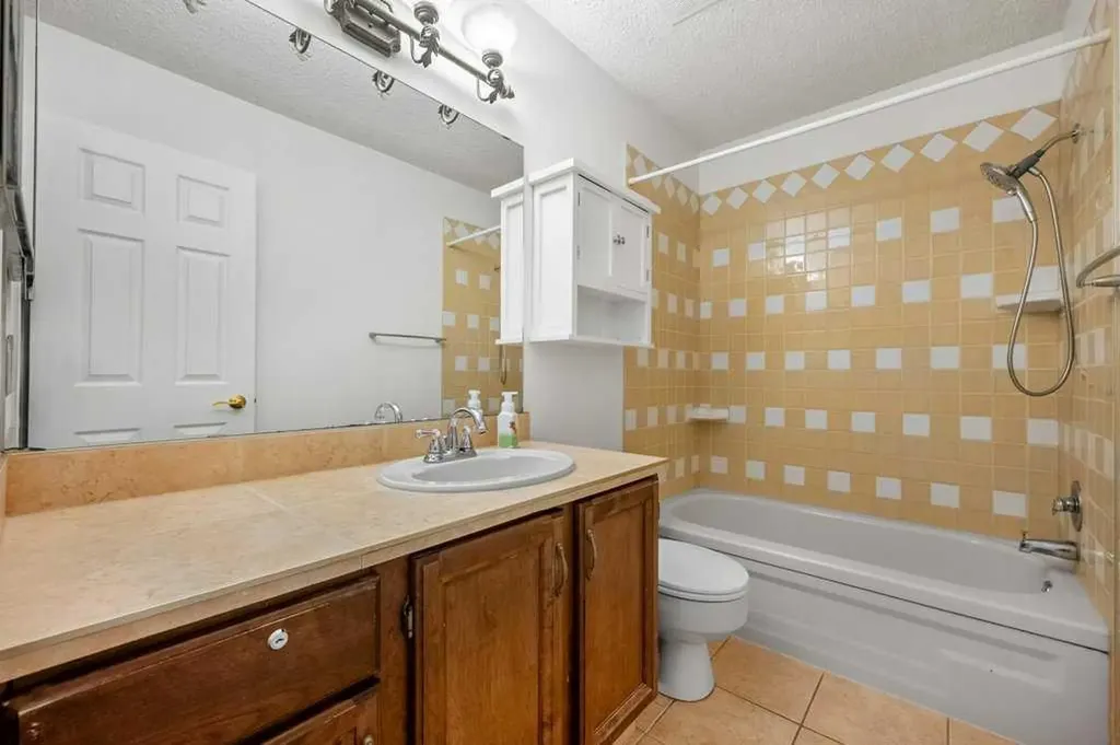 6108 Dalcastle Link NW Calgary AB T3A 2P5