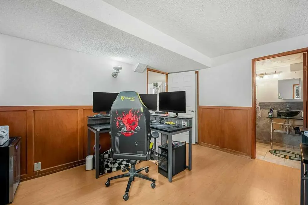 6108 Dalcastle Link NW Calgary AB T3A 2P5
