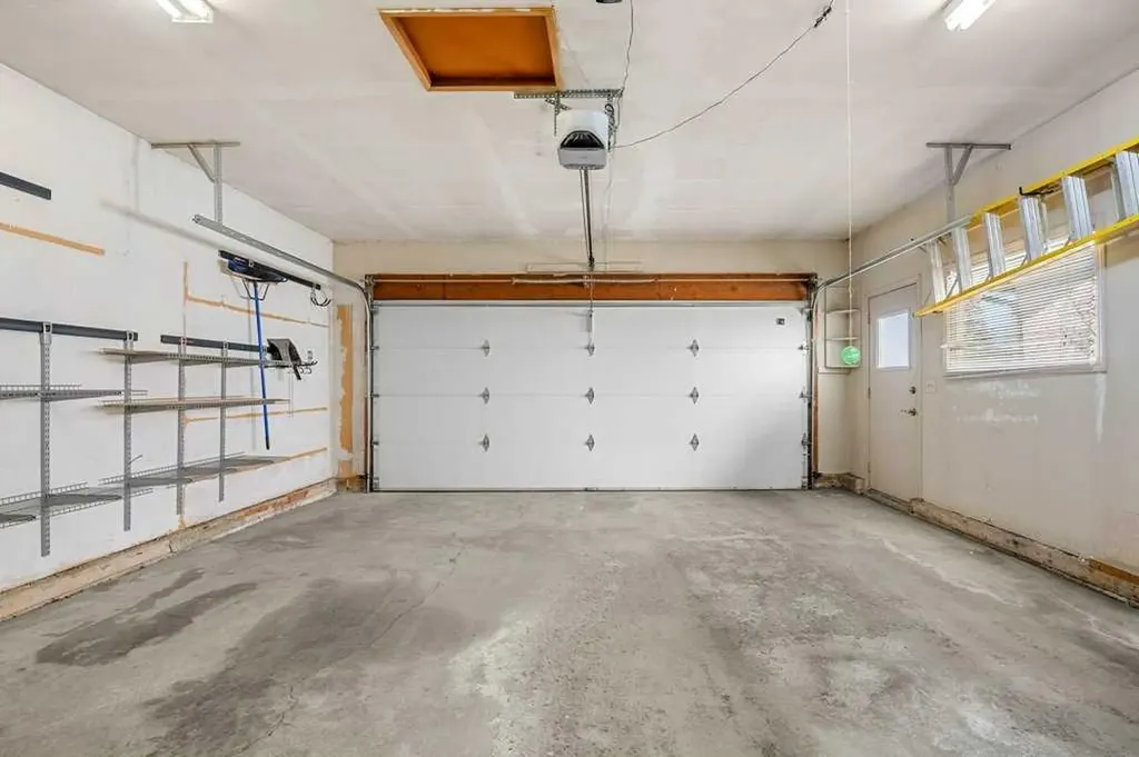 6108 Dalcastle Link NW Calgary AB T3A 2P5
